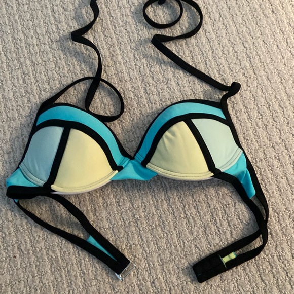 Triangl Inspired Bikini Top - Picture 1 of 3